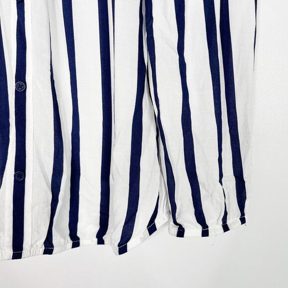 New Cupcakes and Cashmere XS White Blue Striped Off The Shoulder Blouse Top - Picture 3 of 8